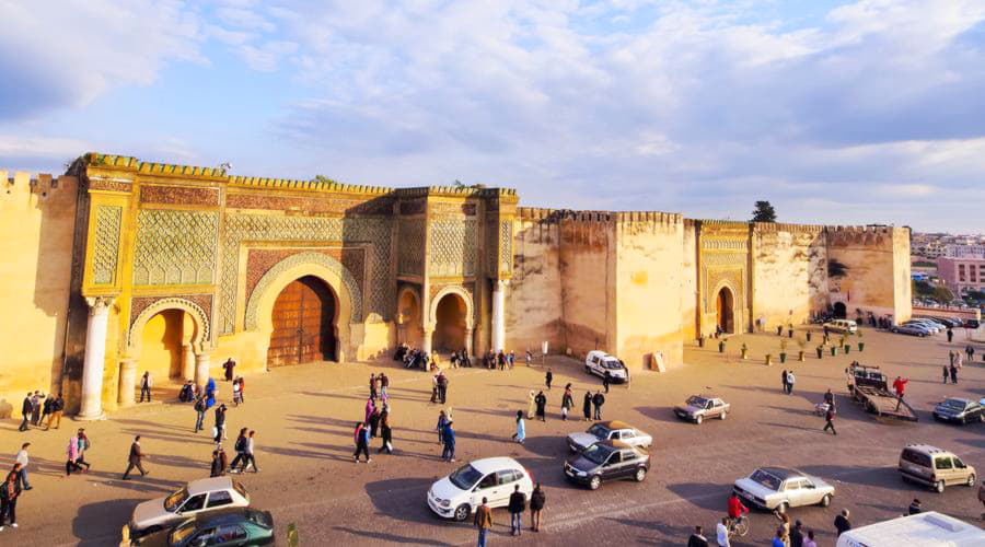 Wir bieten eine große Auswahl an Mietwagenoptionen in Meknès